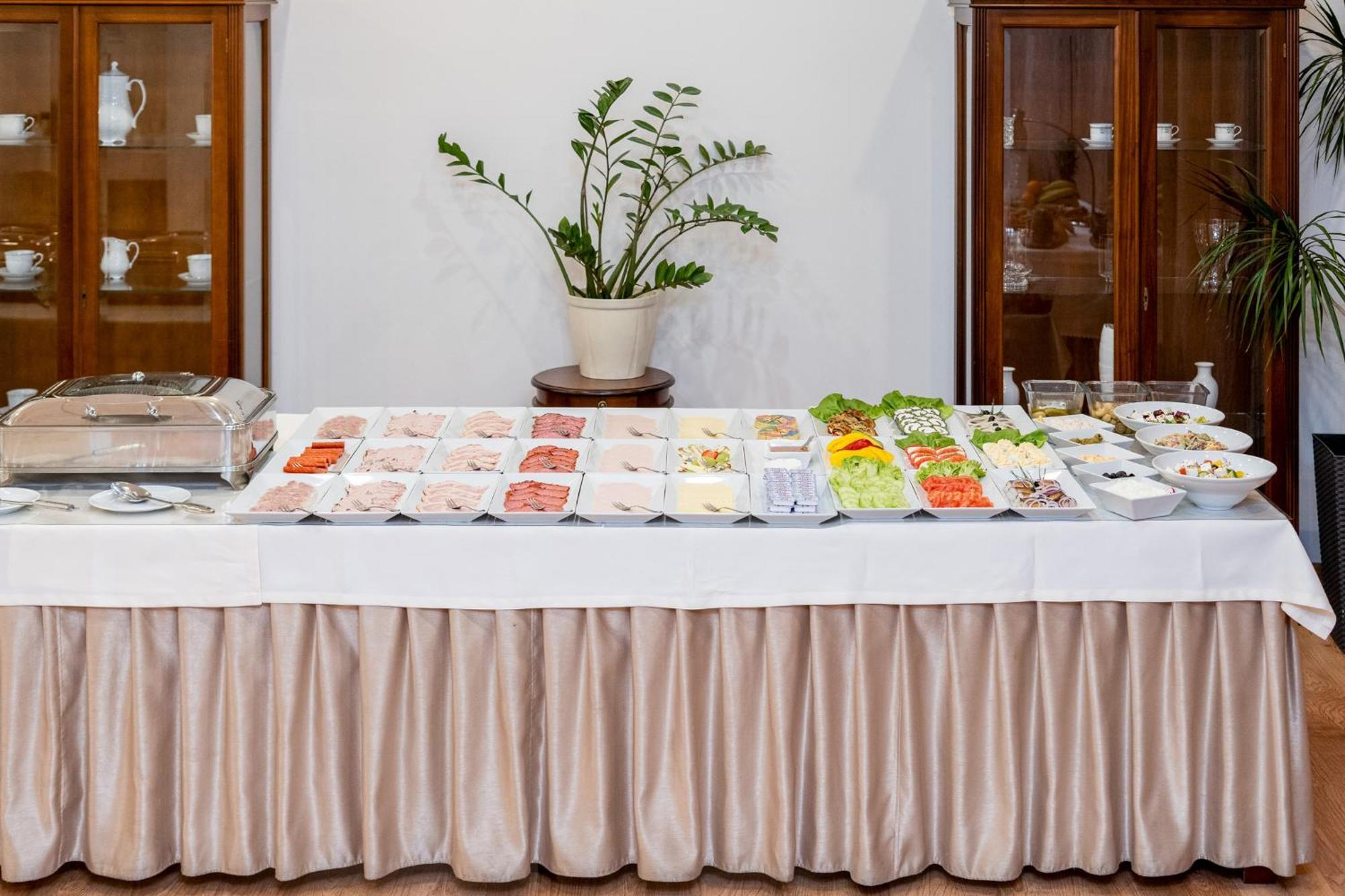 Hotel Artur Krakow Bagian luar foto