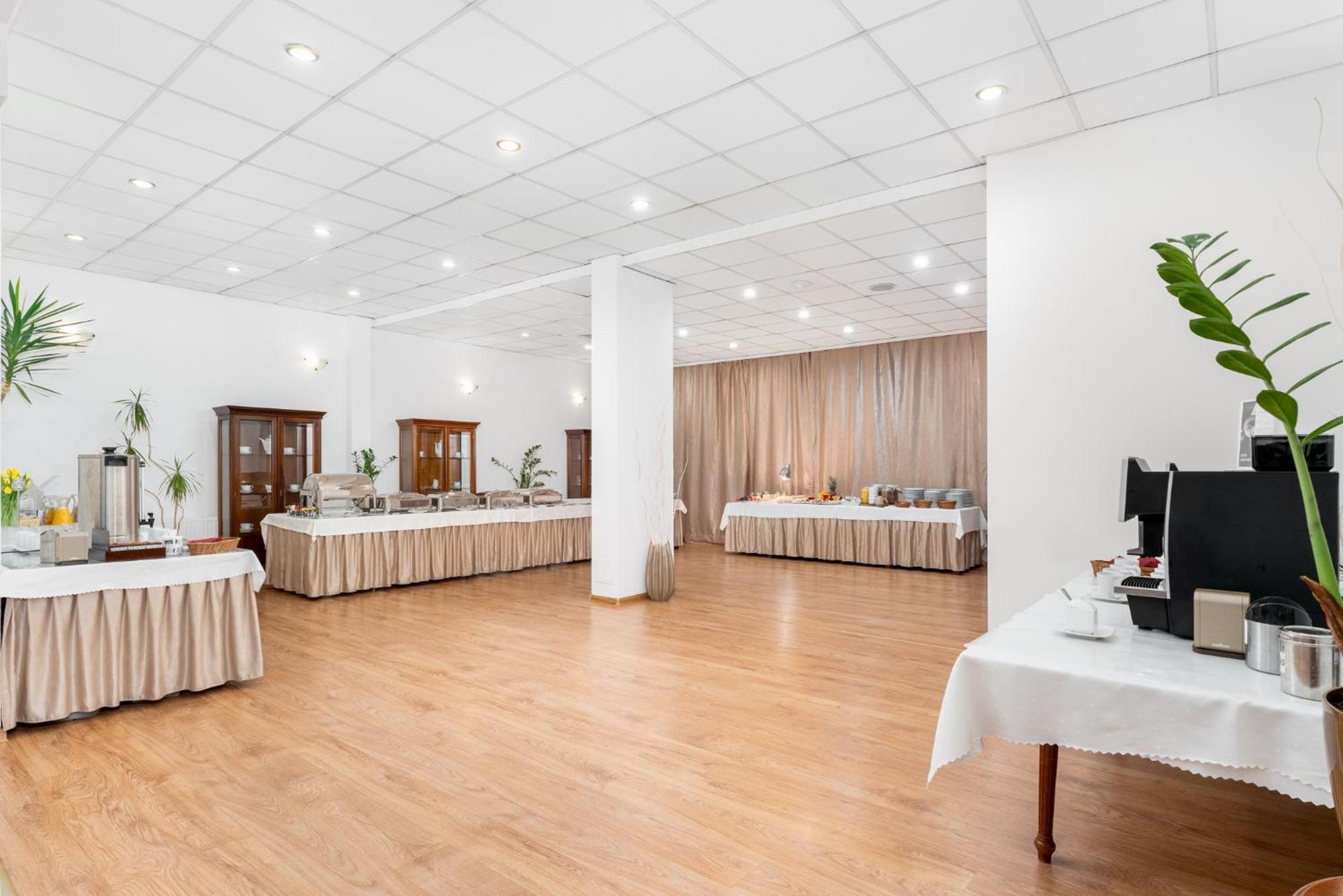 Hotel Artur Krakow Bagian luar foto
